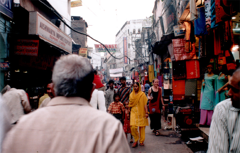 Der var rigtig mange butikker i Main Bazaar, og vi shoppede det meste af vores tid i Delhi.