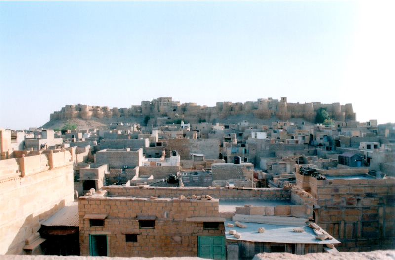 Borgen og Jaisalmer set fra taget af rigmandsbolig.